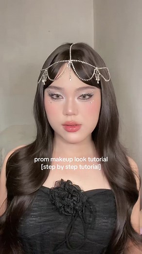 Prom Makeup Look Tutorial: Step-by-Step Guide