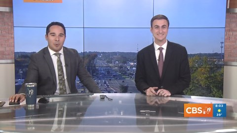 Zoo uses 'Panda Shuttle' for cubs