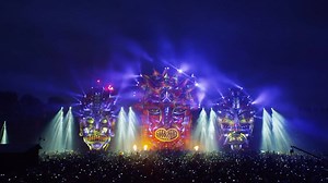 Weekend Warriors, the Defqon.1 2013 Endshow has reached over 10 million views on YouTube! What started as a way to end Defqon.1 in style, evolved into a festival phenomenon. Throughout the years, it became our goal to take things to the next level. More lights, more lasers, more pyro, more man-hours and more involved artists. Nevertheless, the success of the Defqon.1 Endshow wouldn’t be possible without our tribe. From the bottom of our orange hearts, we thank you for your ongoing dedication. 🧡