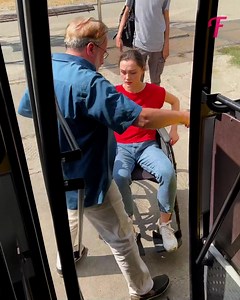 4M views · 228K reactions | A driver's act of kindness started a chain of good deeds for a woman | Fabiosa Life | Facebook