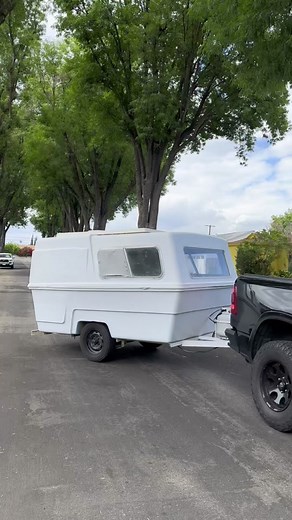 We just bought this vintage 1970s camper to renovate all DIY! Can’t wait to see this transformation! #vintagecamper #vintagetrailer #renovation #diy #diyproject #camperrenovation