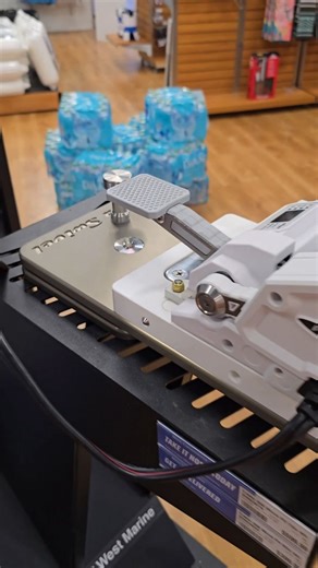 No keychain pull pins here! It's the SNAP sound for us! There's a reason we are the only trolling motor mounts on display at West Marine, there's no comparison. If you are in the #islamorada area swing by @westmarine and check out the @power.pole trolling motor on display with a #seaswivelmount ! It's awesome to be able to see it in person and get hands on it to see what several thousand people have been raving about 💪 #TheOriginalSwivelMount #theultimatetrollingmotormount 🇺🇸 . . . . . #power