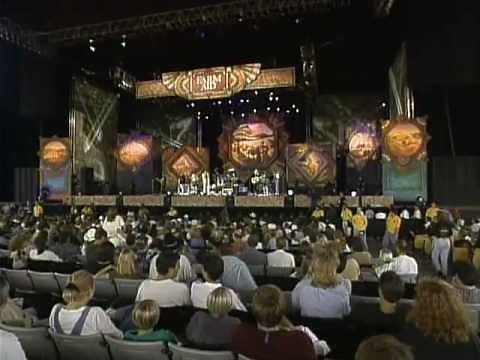Billy Ray Cyrus - Achy Breaky Heart (Live at Farm Aid 1997)