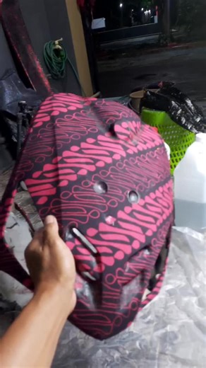 Cara menempelkan kain batik dibody motor #carbonforged #batik | batik