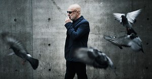 12 Musical Works That You Didn’t Know Brian Eno Produced – Flypaper