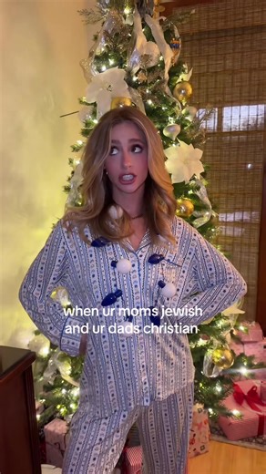 had to run it back ✨#christmakah #sethcohen #theoc #happyholidays #happyhanukkah