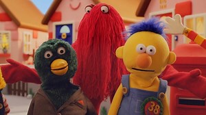 THE TIME SONG - Don't Hug Me Im Scared - LETRAS.COM