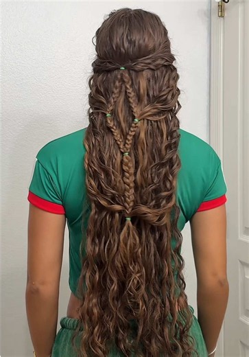 Hairstyle hack❤️💚…#curlyhair #tutorial #curlyhairstyles #curlytutorial #hairtutorial