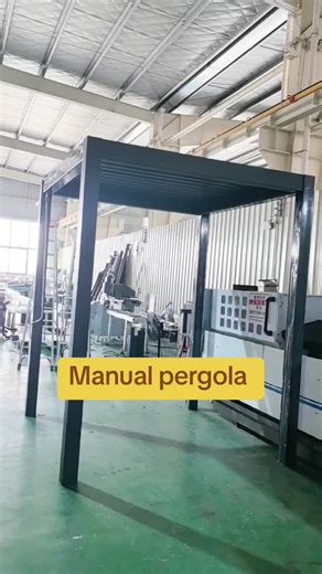 Manual pergola,do you like it?#pergola #outdoorliving #backyarddecor #pergoladesign #patiosseasondecoration #aluminumpergola