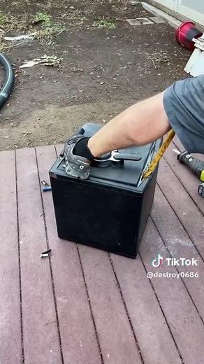 How to Crack a Safe! Sentry Safe broke, so I asked my neighbor to break into my safe