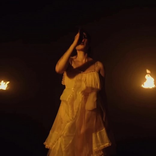 Halsey - Gasoline (Lyrics Video)