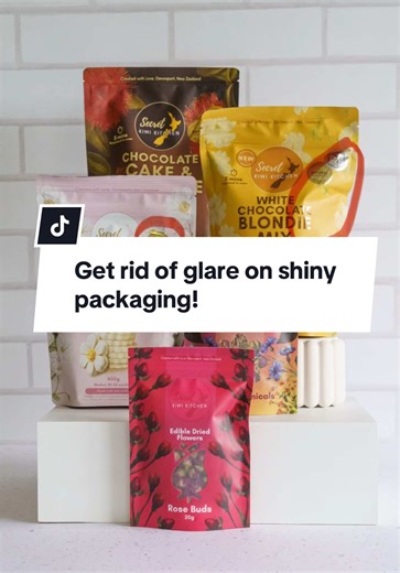 Showing you how I photograph shiny packaging- make sure the light is at the side or behind the scene, not front on. Much easier to edit! Thank you to @Secret kiwi kitchen for the amazing baking mixes 😍🧁 #cmbackdrops #photographytips