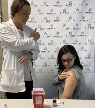 How to give yourself a deltoid injection (Intramuscular injection)