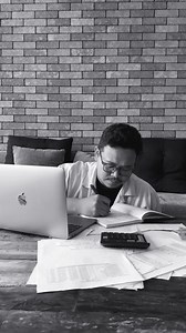 Masih rekap penjualan secara manual? 🥲 Jangan biarkan cara lama memperlambat perkembangan bisnis kamu! Dengan Accurate Online, semua proses rekap penjualan jadi otomatis dan lebih cepat. Cukup dengan beberapa klik, semua laporan penjualan sudah tersaji dengan akurat dan real-time. Yuk, coba Accurate Online Sekarang | Accurate Software Bisnis