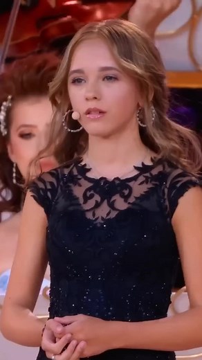 Emma Kok Covers Barbara Pravi's Voilá at Eurovision 2021 France 🇫🇷