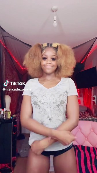 Afro Curly Hairstyles for Stylish Outfits