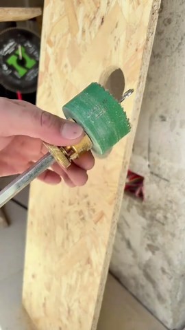 効率を上げる木工のクイックリリースホールソー