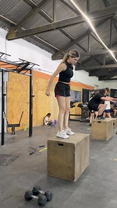 125K views · 559 reactions | EMOM 9 / •12 Box Jump •10 DB Hang Power Clean •10 DB Dead Lift (50/30) . . . . . . . #DTH07 #DTH07CT #CrossFit #CrossTraining #FuncionalTraining #Fittest #ForTime #functionalfitness #Functionalworkout #wodlife #Wod #barbell #metcon #Amrap #Tabata #EMOM #Burpe #lovefit #power #powerlifting #strengthandconditioning #weightlifter #herowod #EntrenamientoFuncional #dumbbells #RogueFitness #assaultbike #Workout #Fitness | DTH07 Cross-Training | Facebook