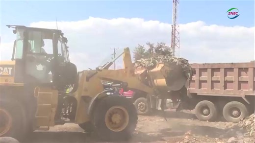 Haimbe launches waste removal Initiative in Bauleni By Lucky Phiri Lusaka Central Member of Parliament MULAMBO HAIMBE has launched a waste removal initiative in his constituency, funded through the Constituency Development Fund -CDF. Speaking during the launch of the exercise in Lusaka, Mr. HAIMBE revealed that 497,000 Kwacha has been allocated for the 10-day operation. Mr HAIMBE, who is also Foreign Affairs Minister, emphasized the importance of community participation and urged residents to di