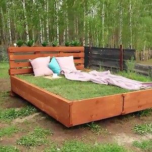 1.2M views · 1K reactions | Ingenious ways to transform pallets into beautiful outdoor furniture | 5-Minute Recycle | Facebook