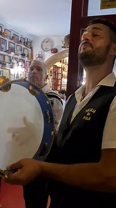 286K views · 5.6K reactions | Il cantante e attore Ronn Moss, star di Hollywood, a cena a Taormina con il suo amico Saro Laganà, si diverte sulle note di "Tu vuò fà l'americano". Nell'estate del 2024 il grande artista suonerà al Teatro Antico di Taormina. L'incasso sarà devoluto in beneficenza ad alcune associazioni che si prendono cura dei bambini. Questo è il grande cuore di Ronn Moss ❤️ | Taormina | Facebook