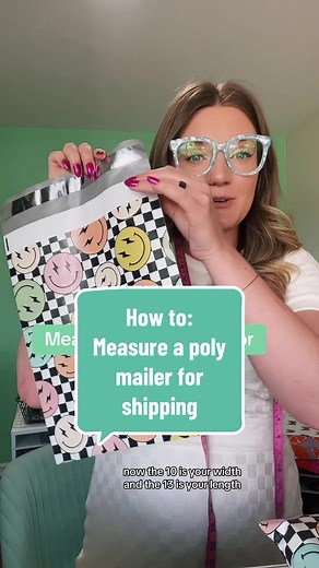 How to measure a poly mailer for shipping #smallbusiness #smallbizowner #shipping101 #newsmallbusiness #polymailers #packagingorders #shippingtips