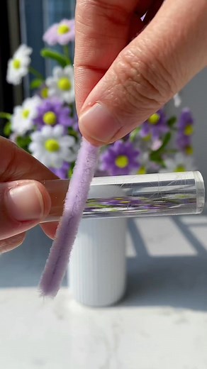 Learn how to make daisies without glue in one minute! #Crafts #PipeballCrafts | Crafti Hand