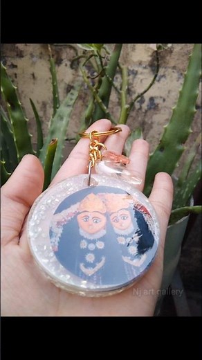 “DIY Resin Circle Keychain: Turn Ordinary into Extraordinary – Step by Step Tutorial epoxy resin art