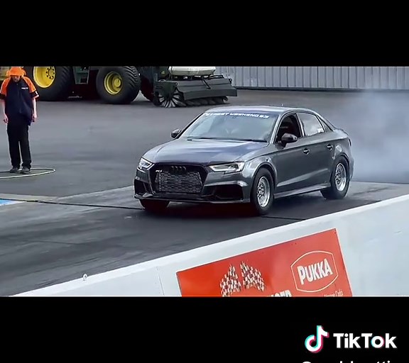 Audi RS3: Performance and Features Overview