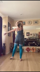 10K views · 414 reactions | Monday practice: dance as a form of therapy. It’s fascinating that something as simple as dancing can hold such power over our mental health. | Maria | Facebook