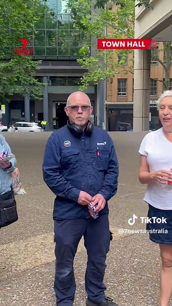 A huge queue is growing outside Lifeblood Town Hall as Sydneysiders donate blood in the wake of the Bondi Beach terror attack. O-negative and O-positive blood types are particularly low, with anyone able to give blood urged to book an appointment by calling 13 14 95 or using the Lifeblood app. #bondi #bondibeach #bondishooting #sydney #lifeblood If you need help in a crisis, call Lifeline on 13 11 14. For further information about depression contact beyondblue on 1300 224 636 or talk to your GP,