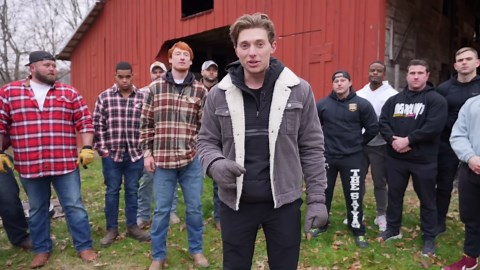 Farmers VS Bodybuilders. Who Is Stronger?