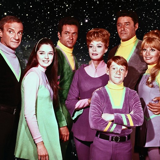 Lost In Space Cast: Where Are They Now?
