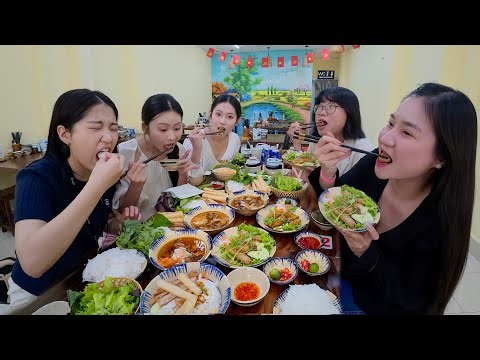 We robbed a restaurant with the foodies and Vietnamese spring rolls.