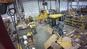 393K views · 4K reactions | How do you transform a dozer with 11,300 hours working in tough pipeline construction into a 0-hour, like-new machine? Watch as our Cat dealer technicians completely disassemble, then rebuild this D7R from the ground up. See more: https://bit.ly/330uvxB. | Caterpillar | Facebook