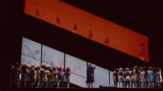 361 reactions · 24 shares | »„Míg a birnami erdő Dunsinanhoz Nem jő: ne félj!” s im egy erdő mozog S jő Dunsinanra! – Föl, fegyverre! ki!« Verdi Macbethje az Opera színpadán! A Shakespeare drámáján alapuló darab Matthew Wild rendezésében látható 2025. március 9-ig.  Részletek és jegyek: https://www.opera.hu/hu/musor/2024-2025/macbeth-2024/ #operabudapest #macbeth | Operaház | Facebook