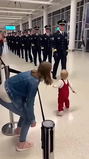 Most Beautiful Reunion Ever: Soldier Meets Baby