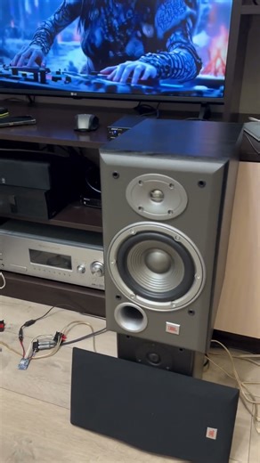 JBL E30 Speakers & A $1 amplifier⚡✨