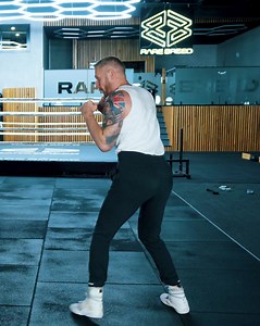 959K views · 10K reactions | Footwork is the KEY element of boxing training... And if you have bad footwork, everything else suffers. Train like an Olympian today and improve your footwork with this academy. | Tony Jeffries | Facebook