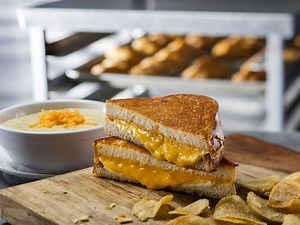 Cheddar's Scratch Kitchen Unveils Lunch Combos