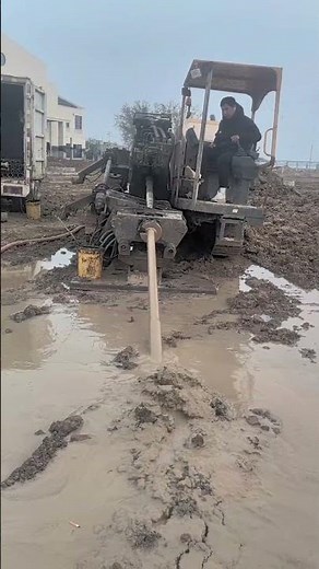 Horizontal Directional Drilling Works – Pulling the Pipe Underground