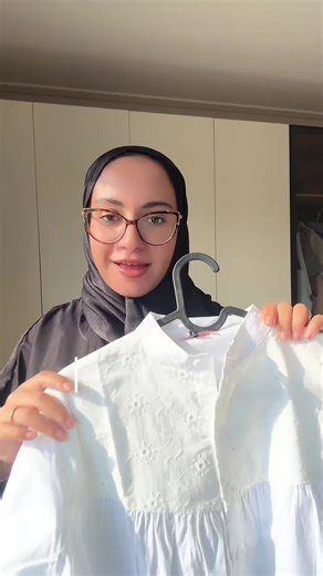 Styling White Blouse for Fall Season