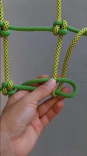 This is how the process of making knots in net making is carried out by experts