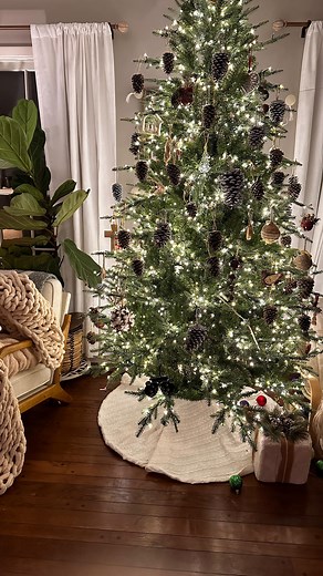 Rachel Engelbarts on Instagram: "It is so often a thankless job, and who better understands the stress of this season more than a fellow mom? Tag your mom friends who are crushing it!! #Motherhood #MomLife #Mom #Parenting #Parenthood #MomOfLittles #ToddlersOfInstagram #BabiesOfInstagram"