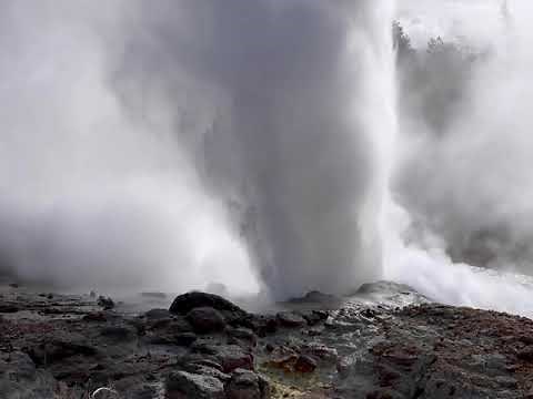 Steamboat Geyser, Yellowstone - Huge Eruption!