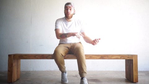 How to Build a Modern Outdoor Bench at Minimal Cost – Easy DIY Project