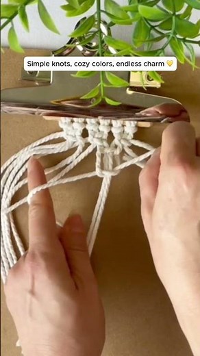 How to make a DIY Macramé Mini Wall Hanging | Easy Christmas Ornament
