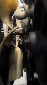 Taking off a fan clutch on a maxxforce International Navistar left tread