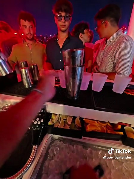 Quick Command for Bartenders: Mastering Cocktails