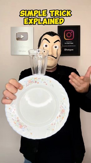 31K views · 1.2K reactions | Simple magic trick to do at the restaurant 彩 #tricks #magician #halloween2025 #Halloween #magic #foryou #magictricks #halloweenparty | The Mask Magic Tricks Revealed | Facebook